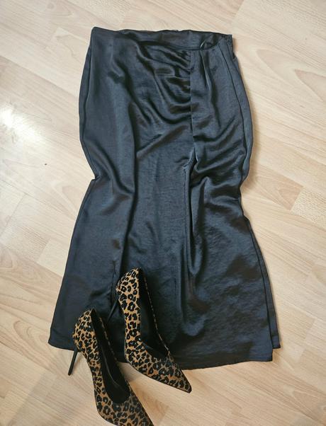 Pekné šaty /sukňa, 36