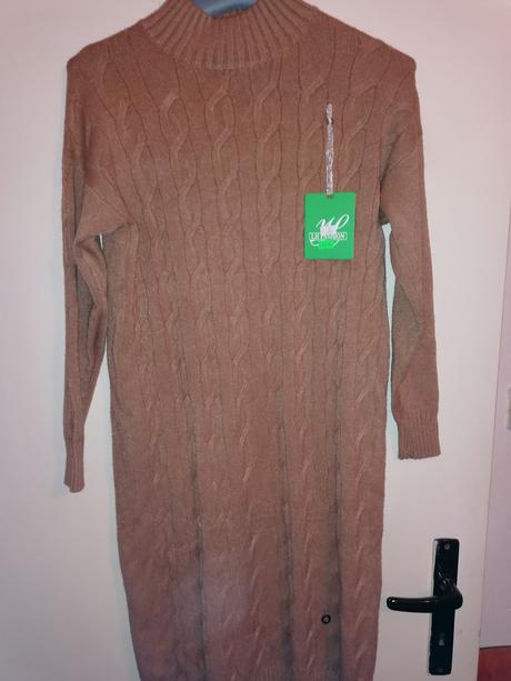 Hnedé pletené šaty, l