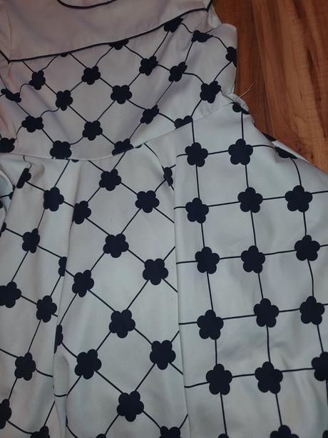 Nádherné šaty 146, 146