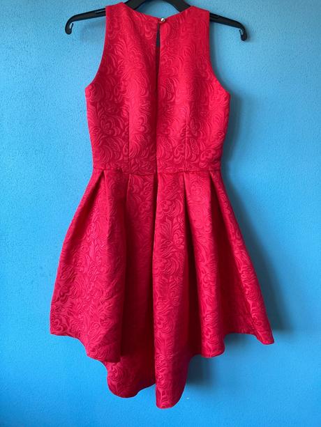 Krasne spoločenské šaty, 34