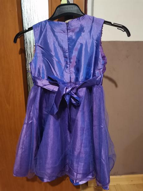 Spoločenské šaty, 110