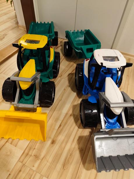 Detský traktor s vlečkou, 