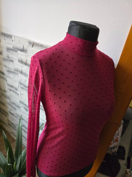 Elegantný priesvitný top s, stradivarius,s