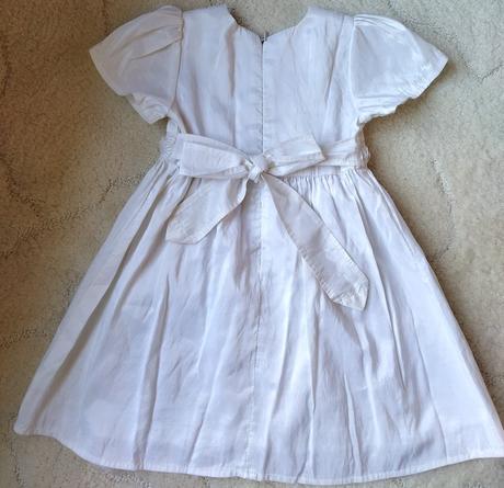 Biele dievcenske saty, 92