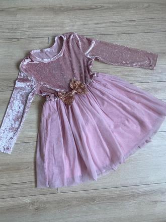 Princeznovske ruzove saty s maslou, 134