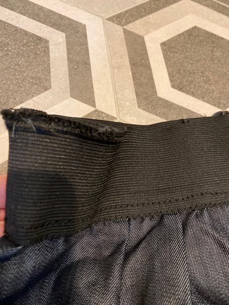 Zaujimava riflova sukna s opaskom, stradivarius,m