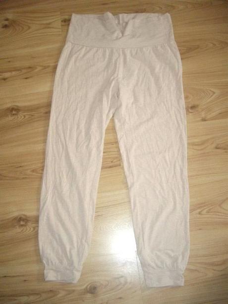 Tehotenské tepláky, 42