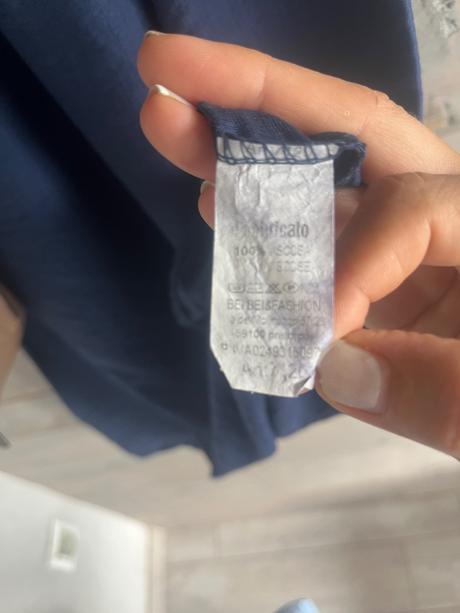 Minimaliszické viskózové šaty s mašľou, m