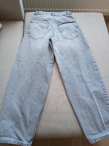Baggy jeans/ rifle, house,32