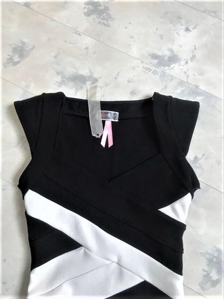 Zaujímavé šaty, 36