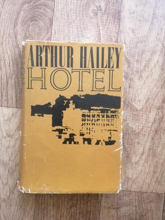 Arthur hailey hotel, 