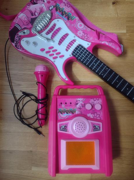 Gitara, mikrofón a reproduktor, 