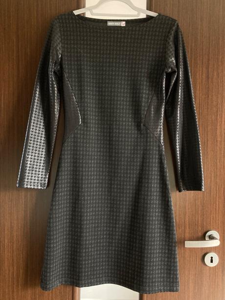 Šaty dlhý rukáv, s