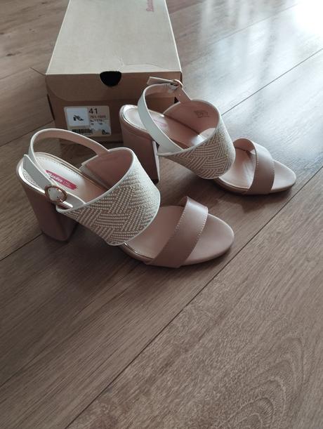 Krásne sandále, baťa,41