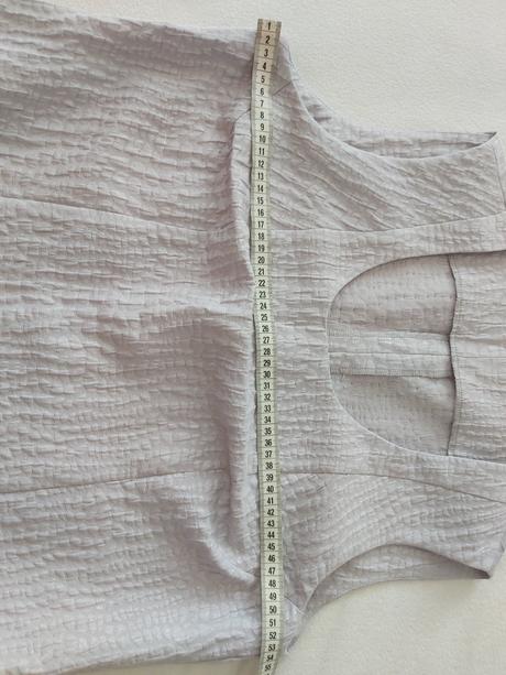 Spoločenský kostým, 42