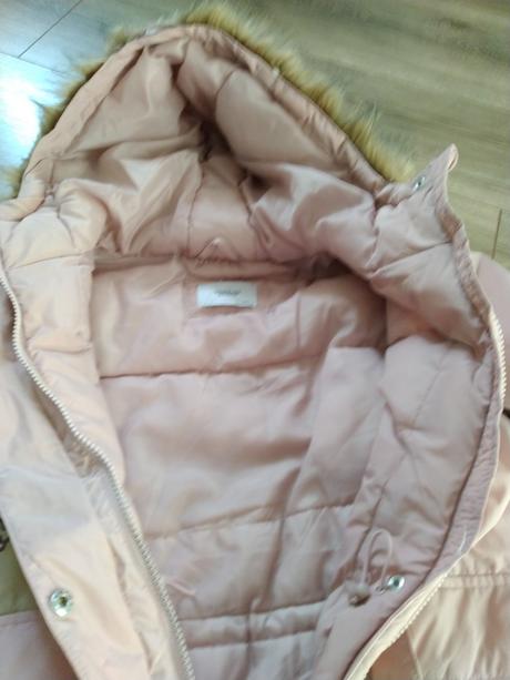 Teplá bunda, reserved,146