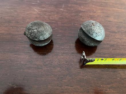 Exotický držiak na papier,