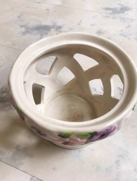 Starožitný kvetináč, 