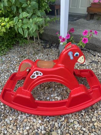 Plastový hojdací koník,