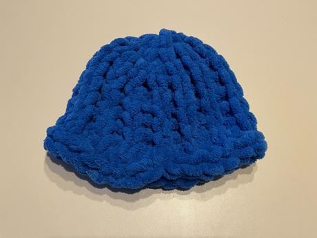 Handmade čiapka z puffy vlny, 