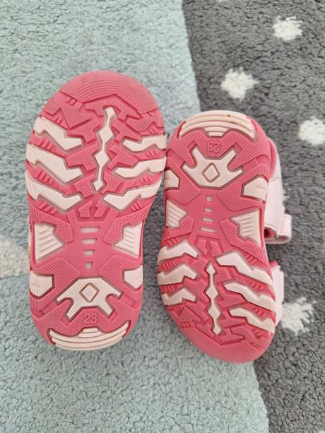 Sandalky skye 23, 23