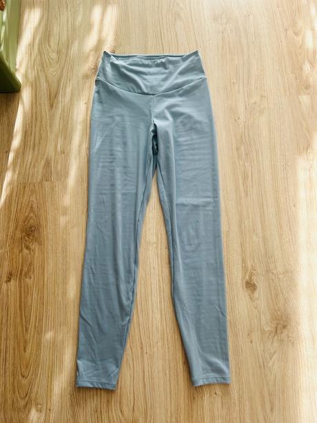 Skvelé legíny značky oysho comfortlux, s