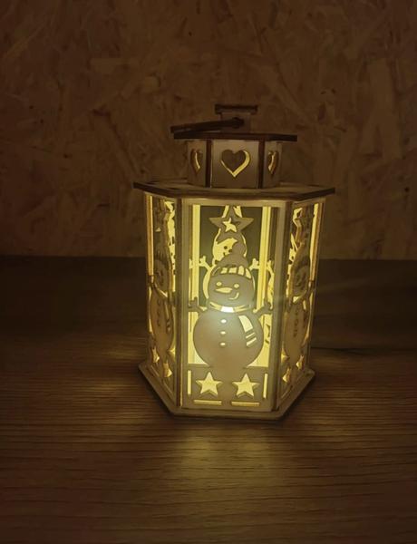 Dreveny svietiaci lampas, 