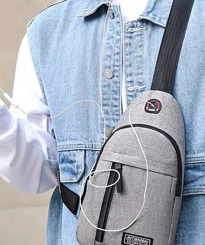 Športová taška s otvorom na kábel pre slúchadlá,