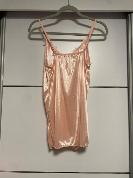 Predám saténové pyžamo, 