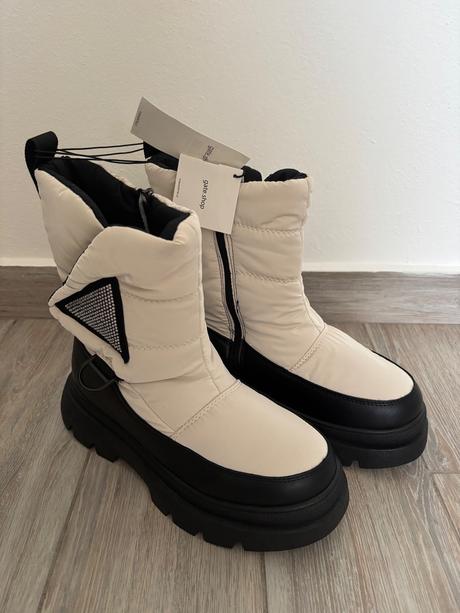 Snehule nové s visačkou, 38