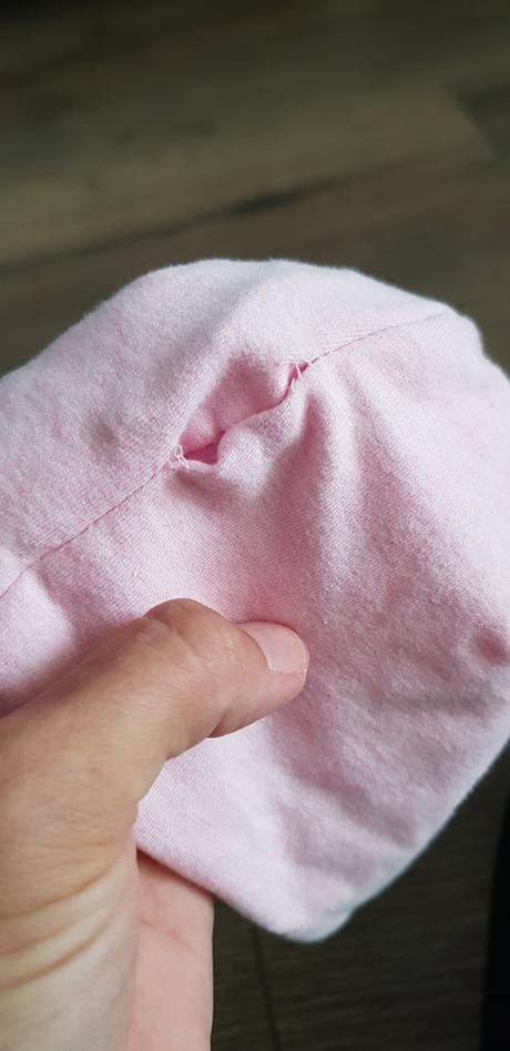 Čiapka reserved darujem, reserved,62