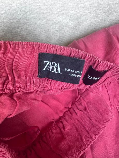 Štýlové vínové kraťasy značky zara veľkosť xs, zara,xs