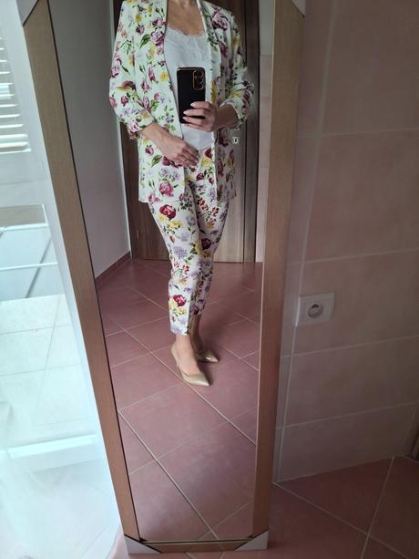 Kvetinkový nohavicový kostým, reserved,36