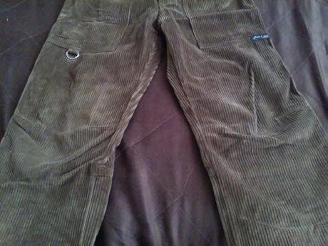 Menčestrové nohavice , 122