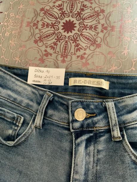 Modre potrhane rifle, xs