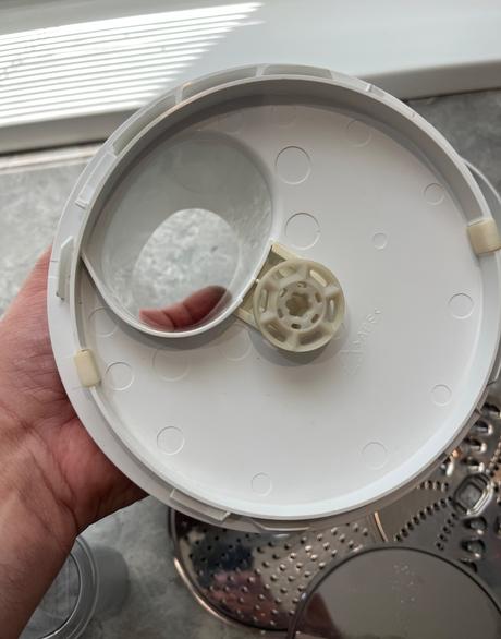 Bosch mum 4 strúhač plus tri kotúče biely, bosch