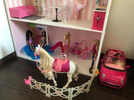 Luxusný barbie domček s najkrajšou barbie zbierkou, 