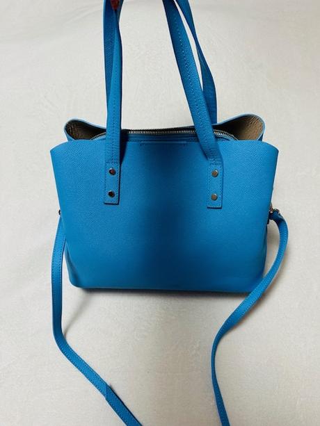 Stredne modrá kožená kabelka zn. magenta, 