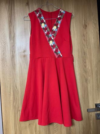 Cervene saty / saty na radový tanec, xs