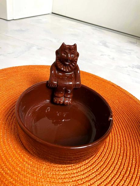 Keramický popolník,