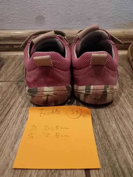 Barefoot froddo, froddo,31