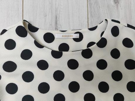 Guličkový top reserved, reserved,s