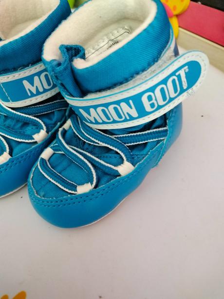 Moon boot capacky, 17