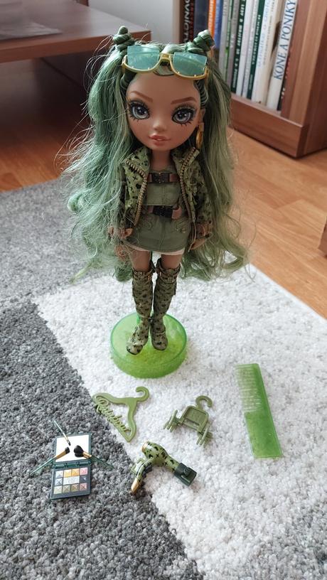 Raindbow high bábika olívia, 