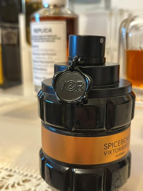 Vzorky spicebomb extreme viktor&rolf,