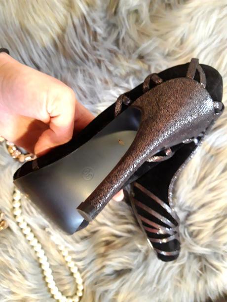 Lodičky so stribornou aplikaciou, 36