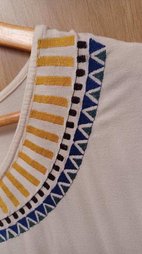 Tricko s vysivkou, camaieu,m