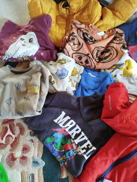 Balíky veci pre chlapca, 104–116