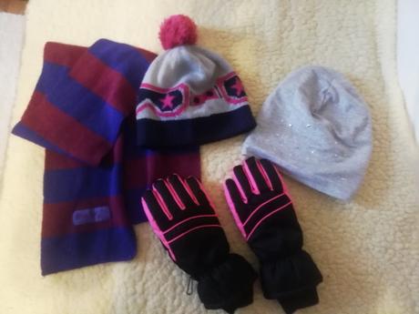 Rukavice, čiapky, šál, 116