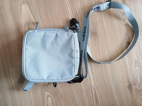 Kapsicka adidas unisex, adidas